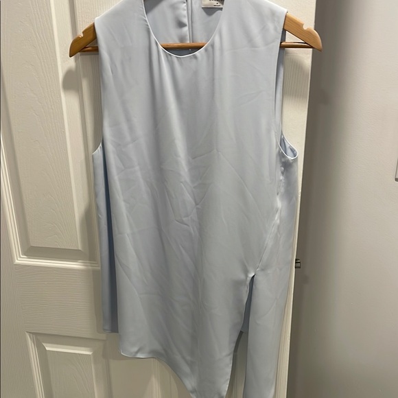 Babaton Asymmetrical tie Blue Sleeveless Tank Top - Picture 1 of 4